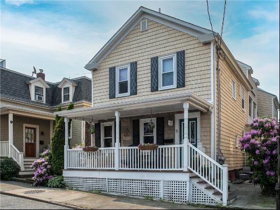 5 Howard Street Unit 2, Newport RI 02840