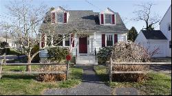 56 Greenway Road, New London CT 06320