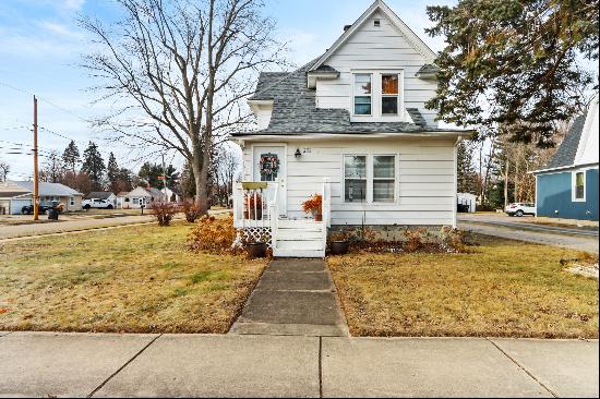 201 N 5th Ave, Walworth WI 53184