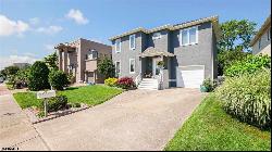 11 Seaside Ct, Margate NJ 08402