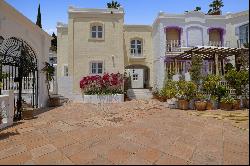 Charming townhouse in La Perla de La Heredia, Benahavís, Benahavís 29678