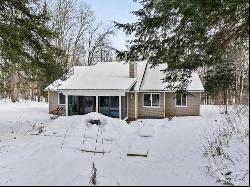 6767 Pincherry Road, Charlevoix MI 49720