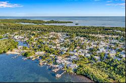 9 Gulf Dr, Key Largo FL 33037