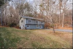 10 Breton Rd, Upton MA 01568