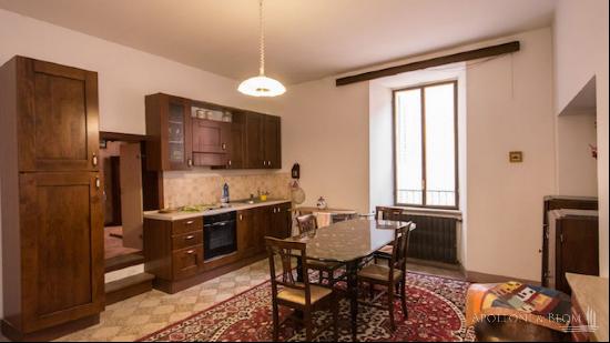 Historic apartment with balcony, Citta della Pieve - Umbria