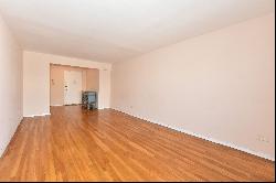 241-20 Northern Blvd. #6E ,Douglaston, NY, 11362