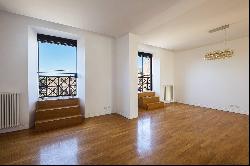 Exclusive apartment with panoramic views of the Colosseum