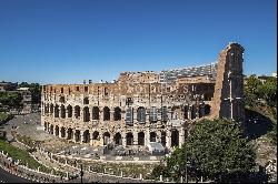 Exclusive apartment with panoramic views of the Colosseum