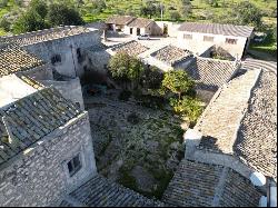 Modica, immerse yourself in the charm of a farm of 700