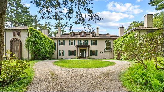 Magical Berkshire Cottage with Unspoiled Views, 200 + acres in Lenox.