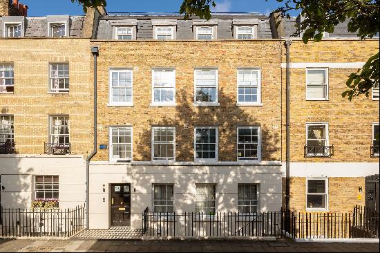 A stunning duplex apartment with extensive outside space in the heart of Marylebone.