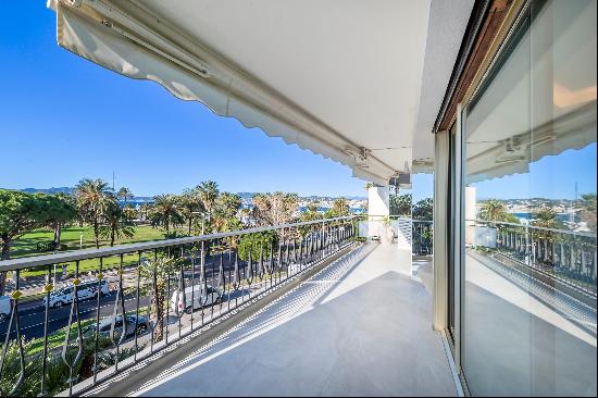 Fully renovated 3-room apartment in Cannes.