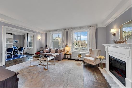 Set on one of the most desirable tree-lined blocks on the Upper West Side, this handsom