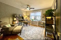 Beautifully Renovated, Two Bedroom In Country Club Apartments!