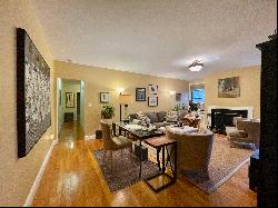 Beautifully Renovated, Two Bedroom In Country Club Apartments!