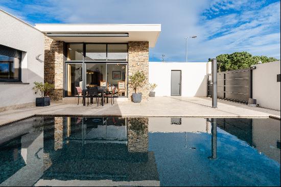 VILLA CONTEMPORAINE, SECTEUR CALME ET PRISe a 10 MN DES PLAGES