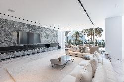 Luxury Beachfront Townhouse at Palme Couture