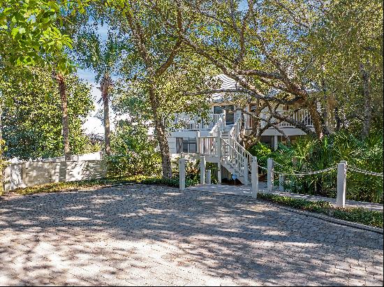 Home On Estate-Sized Lot With Pool In Old Seagrove Beach