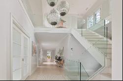 Beautiful Designer Home in the Southampton Estate Section