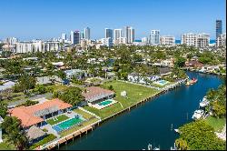 419 Alamanda Dr, Hallandale Beach FL 33009