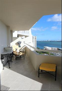 1000 Quayside Ter, Miami FL 33138