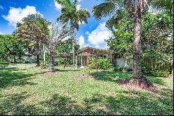 8405 SW 144th St, Palmetto Bay FL 33158