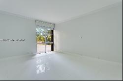 1121 Crandon Blvd # D106, Key Biscayne FL 33149