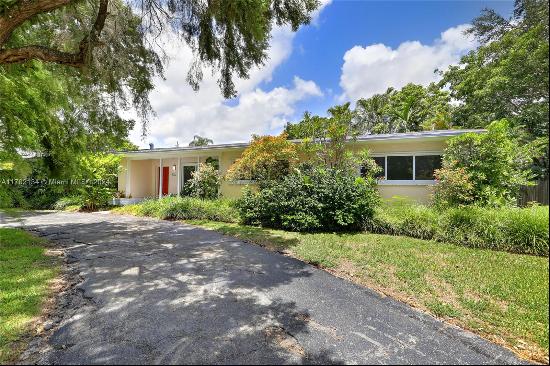 7765 SW 133rd Ter, Pinecrest FL 33156