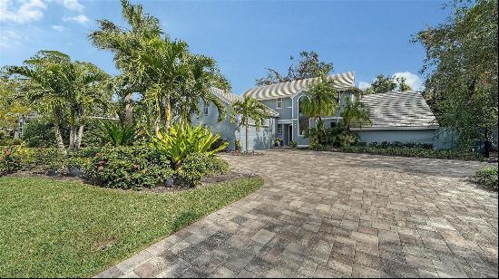 4892 Peregrine Pt E, Sarasota, FL 34231