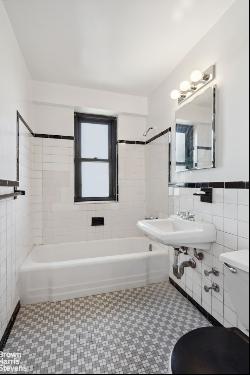 417 Grand Street D1403 In Lower East Side, New York