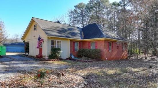 5762 Lilburn Stone Mountain Road