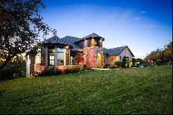 A Private Haven in Spicewood, Texas