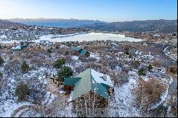 Charming Mountain Log Home, Stunning Lake Views and Private Cul-De-Sac Location