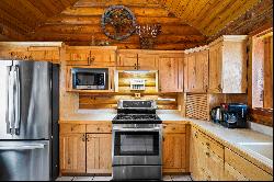 Charming Mountain Log Home, Stunning Lake Views and Private Cul-De-Sac Location