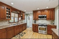 27 Quaker Path,Stony Brook, NY, 11790