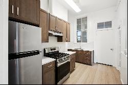 Beautiful Top Floor Remodeled Apartment