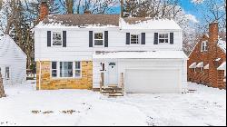 884 Richmond Road, Lyndhurst OH 44124