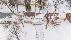 884 Richmond Road, Lyndhurst OH 44124