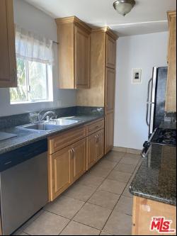 2134 S Bentley Avenue Unit 3, Los Angeles CA 90025