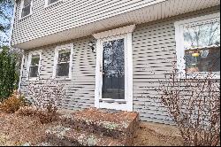 38 Hampton Falls Road, Exeter NH 03833