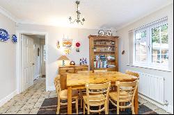 Hillier Road, Guildford, Surrey, GU1 2JQ