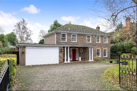 Hillier Road, Guildford, Surrey, GU1 2JQ