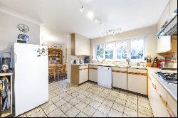 Hillier Road, Guildford, Surrey, GU1 2JQ