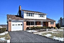 2711 Kutztown Road, Pennsburg PA 18073