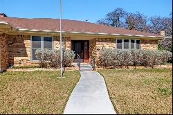 2601 High Oak Drive, Arlington TX 76012