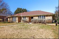 2601 High Oak Drive, Arlington TX 76012