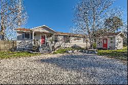 252 Pine Hill Loop, Bastrop TX 78602