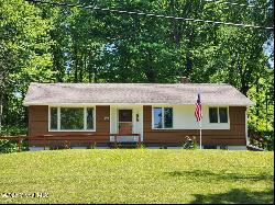 1604 Van Hoesen Road, Schodack NY 12033