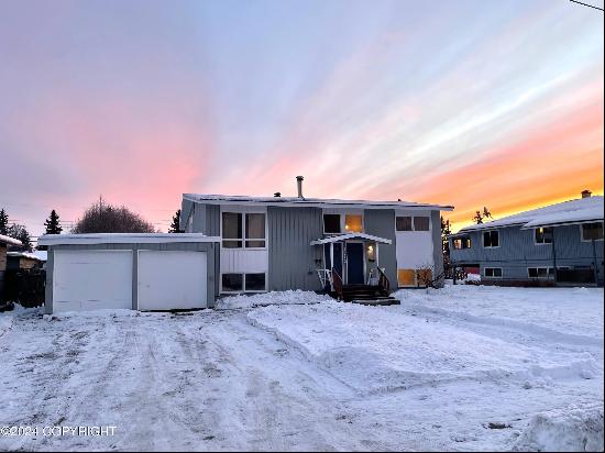 4312 E 6th Avenue, Anchorage AK 99508