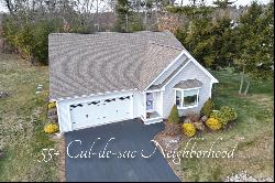 9 Castle Court, Kingston NH 03848